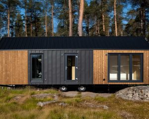 Casa Sobre Rodas com Dois Quartos Separados | Mini Casa Móvel sobre Rodas com Reboque | Nova e Perfeita para Camping | Até 50% de Desconto Hoje<div class="ts-stars-wrapper"><a href="#reviews" class="woocommerce-review-link" rel="nofollow"><div class="star-rating" role="img" aria-label="Avaliado em 4.8 de 5"><span style="width:96%">Avaliado em 4.8 de 5</span></div></a> <a href="#reviews" class="woocommerce-review-link custom-review-count-link" rel="nofollow"><span class="custom-review-count"><strong>4.8</strong>/5 (230 avaliações)</span></a></div>