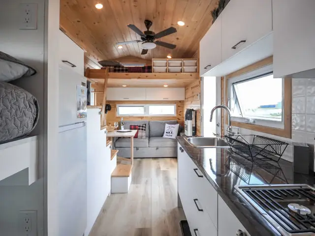 Microcasa sobre Rodas com 2 Quartos (8 m x 22 m)