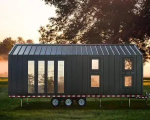 Microcasa sobre Rodas Queensland 2524T em Reboque | Casa sobre Rodas / Tiny House sobre Rodas para Camping | Até 50% de Desconto – Perfeita para Parque de Campismo
